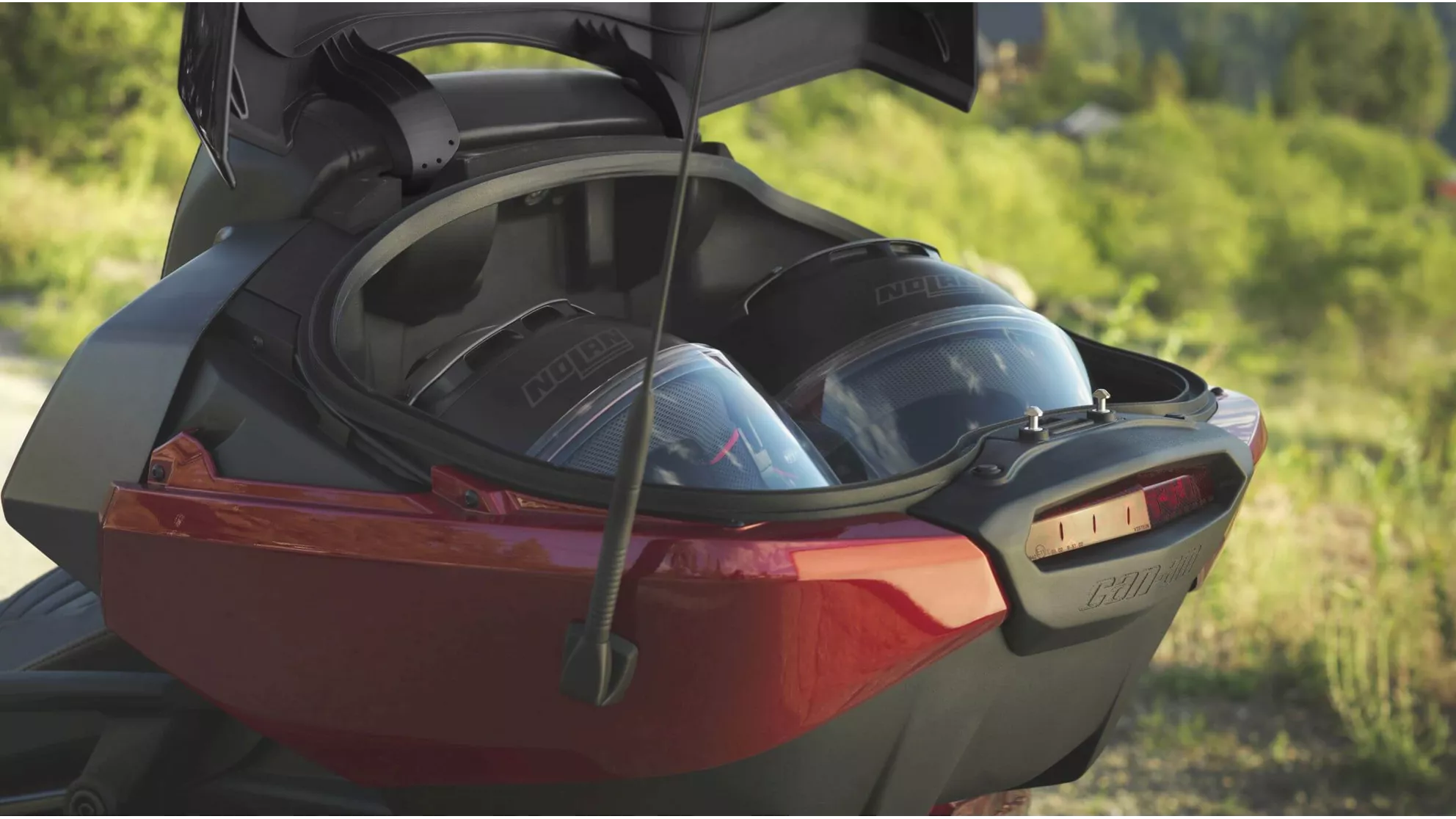 Can-Am Spyder F3 Limited - Image 4 Can-Am Spyder F3 Limited - Image 4